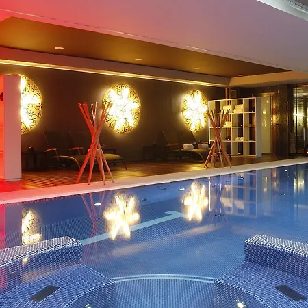 ホテル Castillo Del Bosque La Zoreda 5*