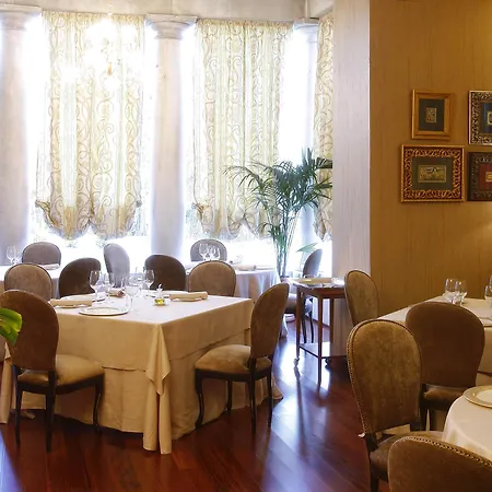 Hotel Castillo Del Bosque La Zoreda La Manjoya