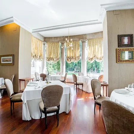 Castillo Del Bosque La Zoreda Hotel 5*