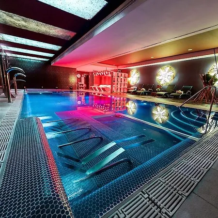 Castillo Del Bosque La Zoreda Hotel 5*