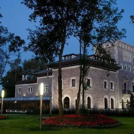 Castillo Del Bosque La Zoreda Hotel