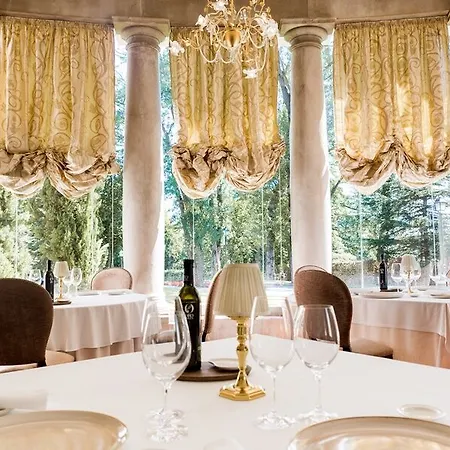 Castillo Del Bosque La Zoreda Hotel La Manjoya