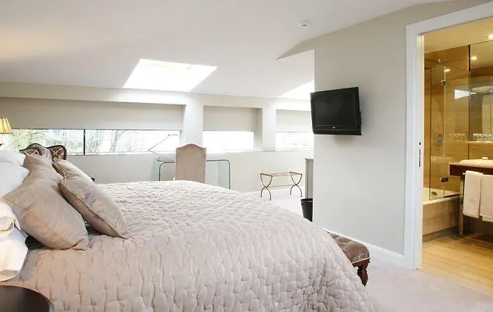 فندق Castillo Del Bosque La Zoreda La Manjoya