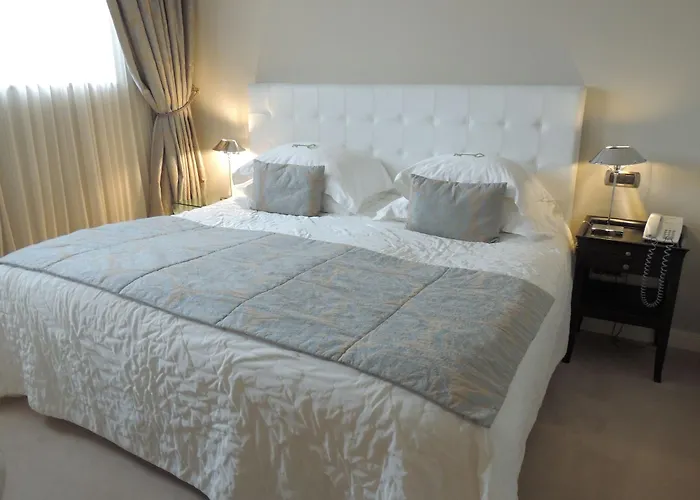 Castillo Del Bosque La Zoreda فندق 5*