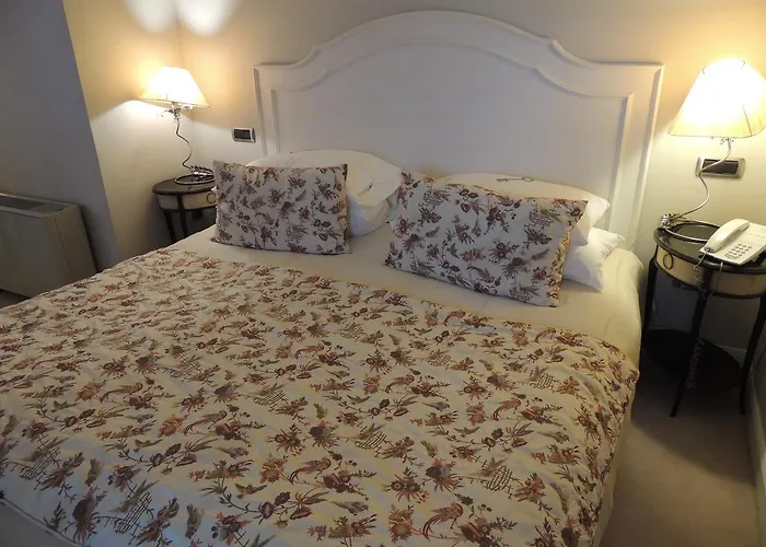 Castillo Del Bosque La Zoreda 5*