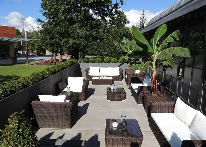 Castillo Del Bosque La Zoreda La Manjoya