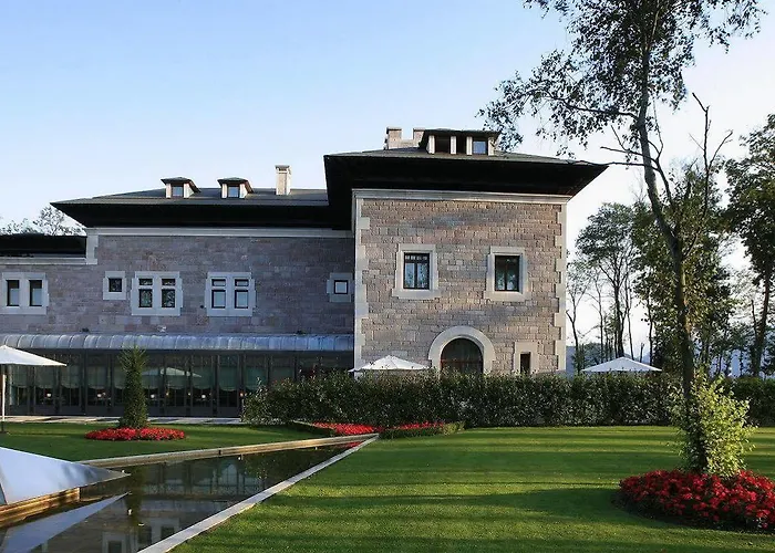 Castillo Del Bosque La Zoreda 酒店 5*