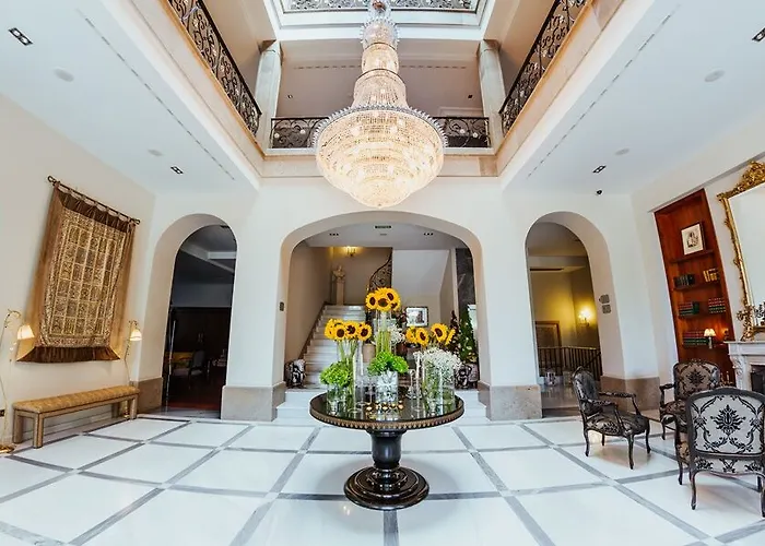 فندق Castillo Del Bosque La Zoreda