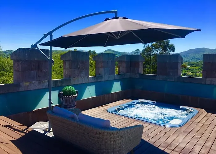 Castillo Del Bosque La Zoreda فندق